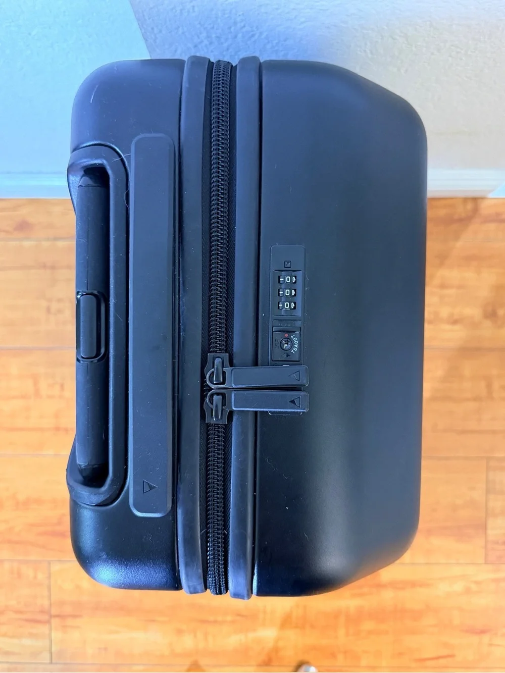 Nomatic Carry-On Classic